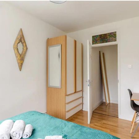 Spacious Two Bedroom Apartment In Battersea, Free Parking Londýn Exteriér fotografie