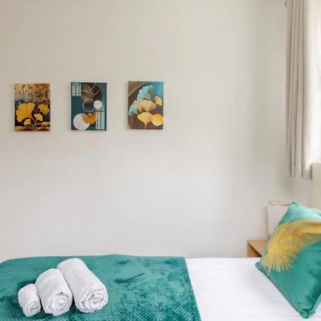 Spacious Two Bedroom Apartment In Battersea, Free Parking Londýn Exteriér fotografie