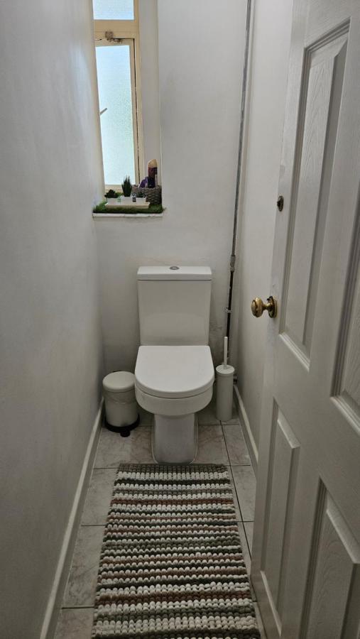 Spacious Two Bedroom Apartment In Battersea, Free Parking Londýn Exteriér fotografie