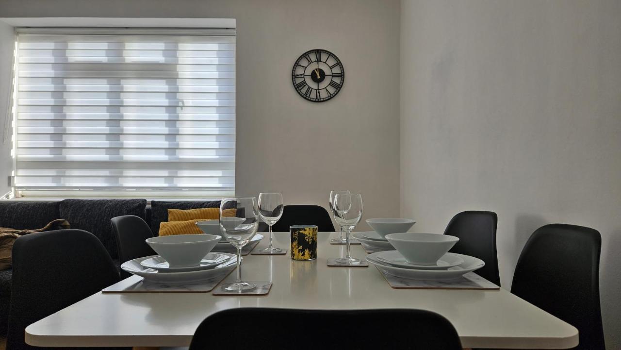 Spacious Two Bedroom Apartment In Battersea, Free Parking Londýn Exteriér fotografie