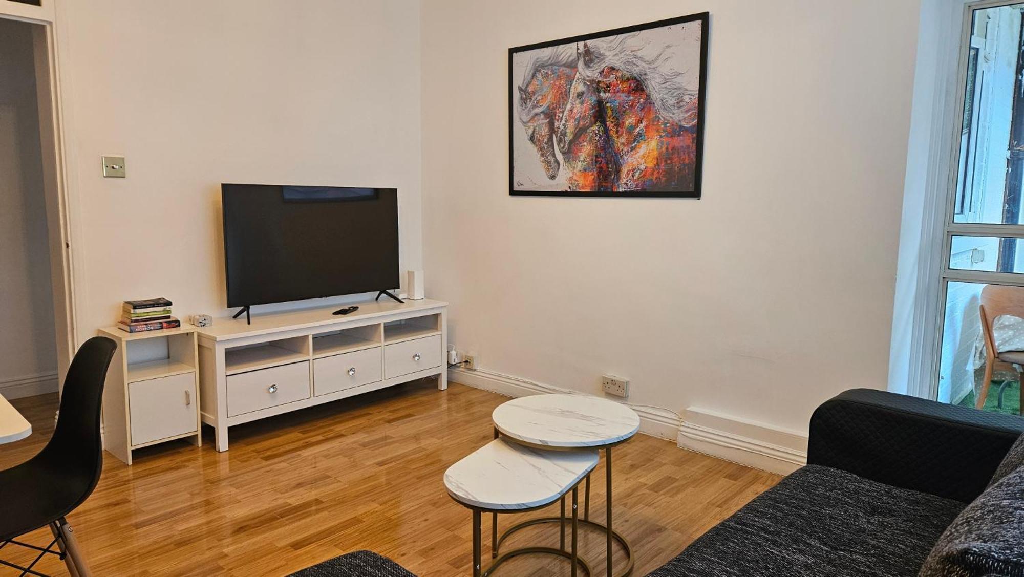Spacious Two Bedroom Apartment In Battersea, Free Parking Londýn Exteriér fotografie