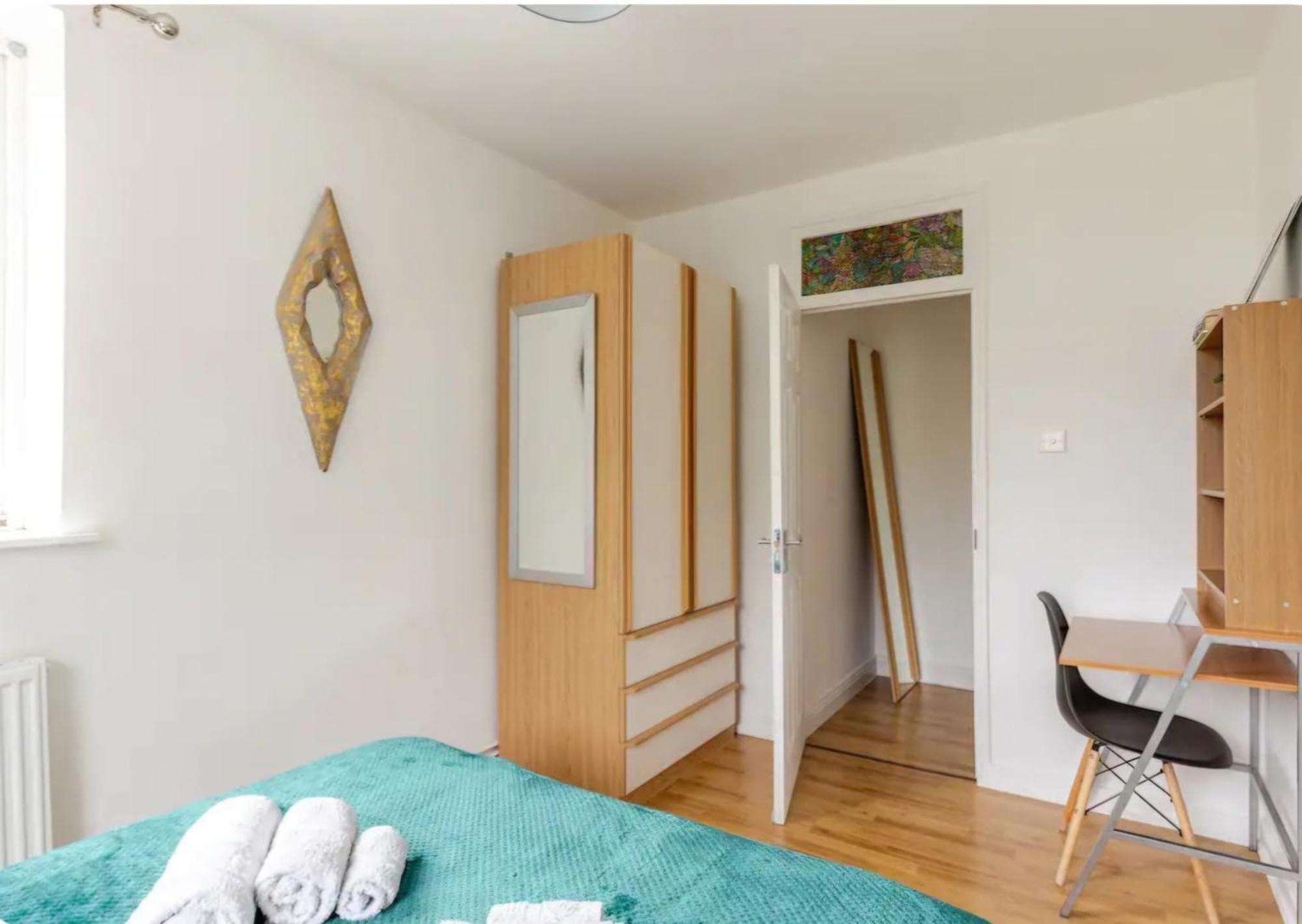 Spacious Two Bedroom Apartment In Battersea, Free Parking Londýn Exteriér fotografie