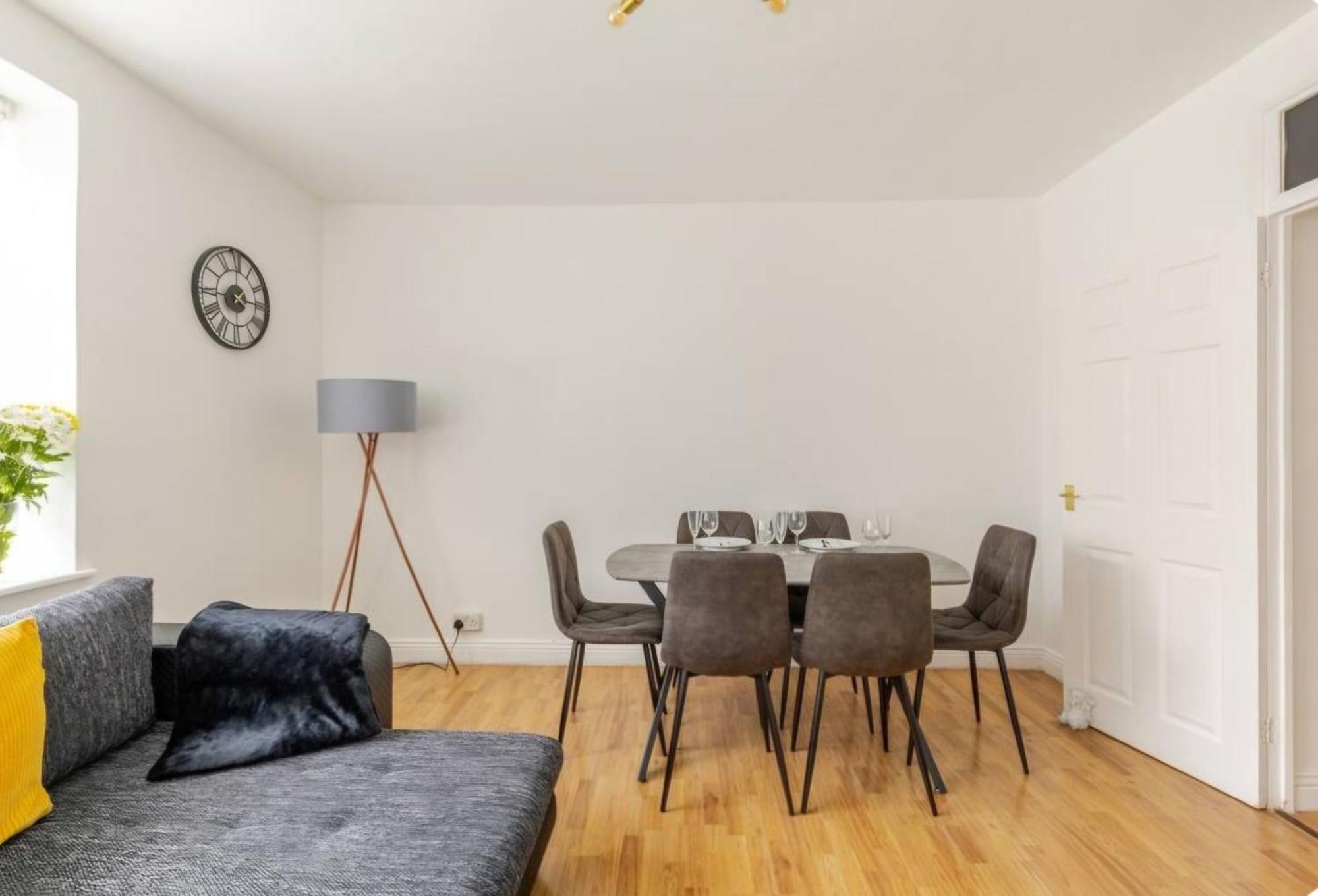 Spacious Two Bedroom Apartment In Battersea, Free Parking Londýn Exteriér fotografie